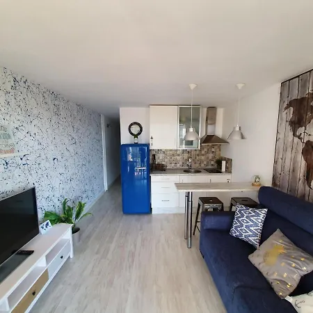 Romantic With Sea Views In Apartment